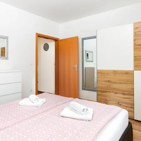 Appartement Marco Polo - M4 First Floor - Mpolo *